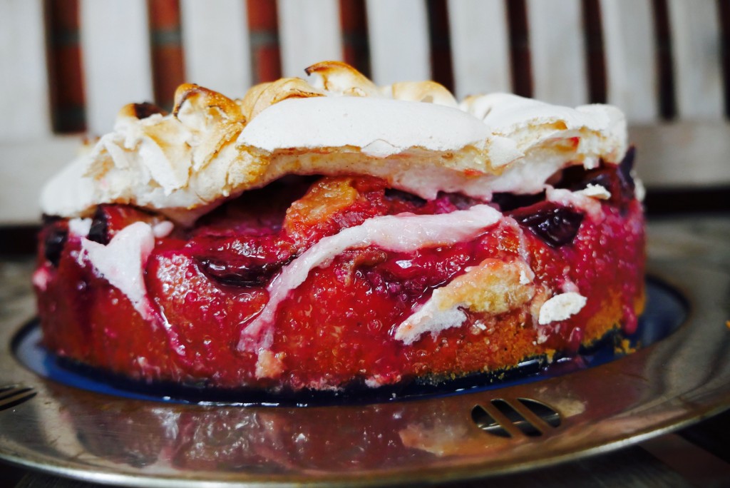 Zwetschgenkuchen mit Haselnüssen und Zimtbaiser: köstlich, einfach und ... Zwetschgenkuchen mit Haselnüssen und Zimtbaiser: köstlich, einfach und ...